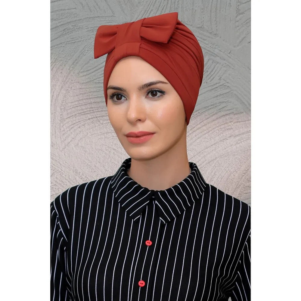 

Практичная женская косточка Hurrem с изумрудом Papyonlu