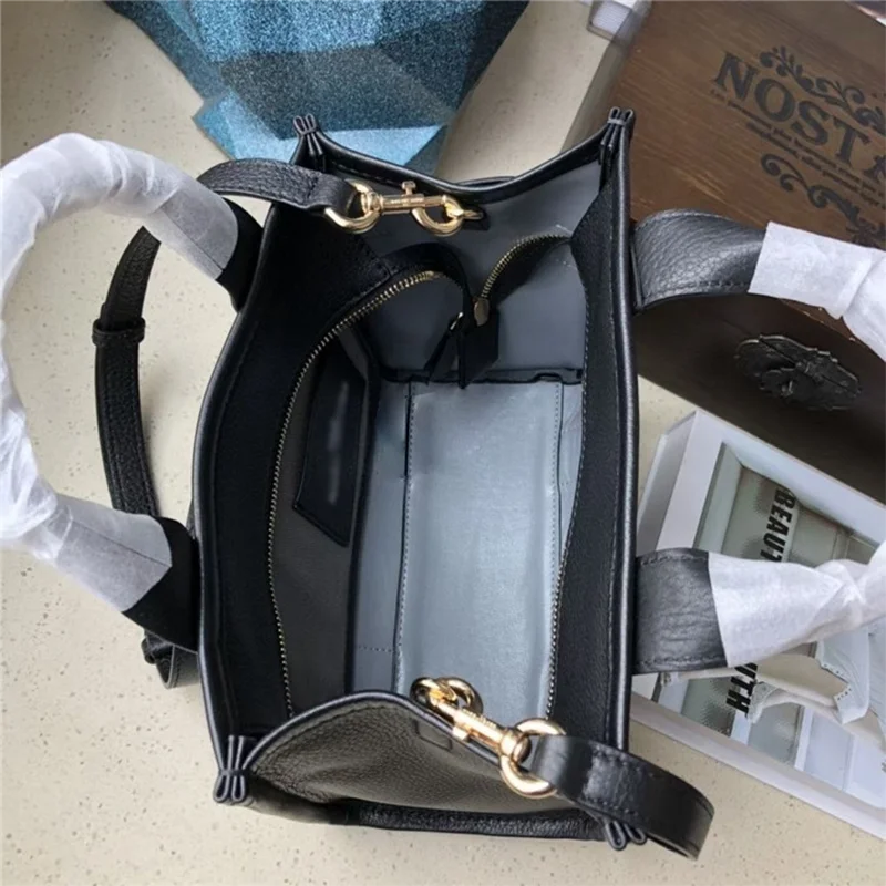 The Tote Bag For Women Leather Tot Bag Crossbody Female Handbag New Solid Lette Leisure Large Luxury Fashion Bag