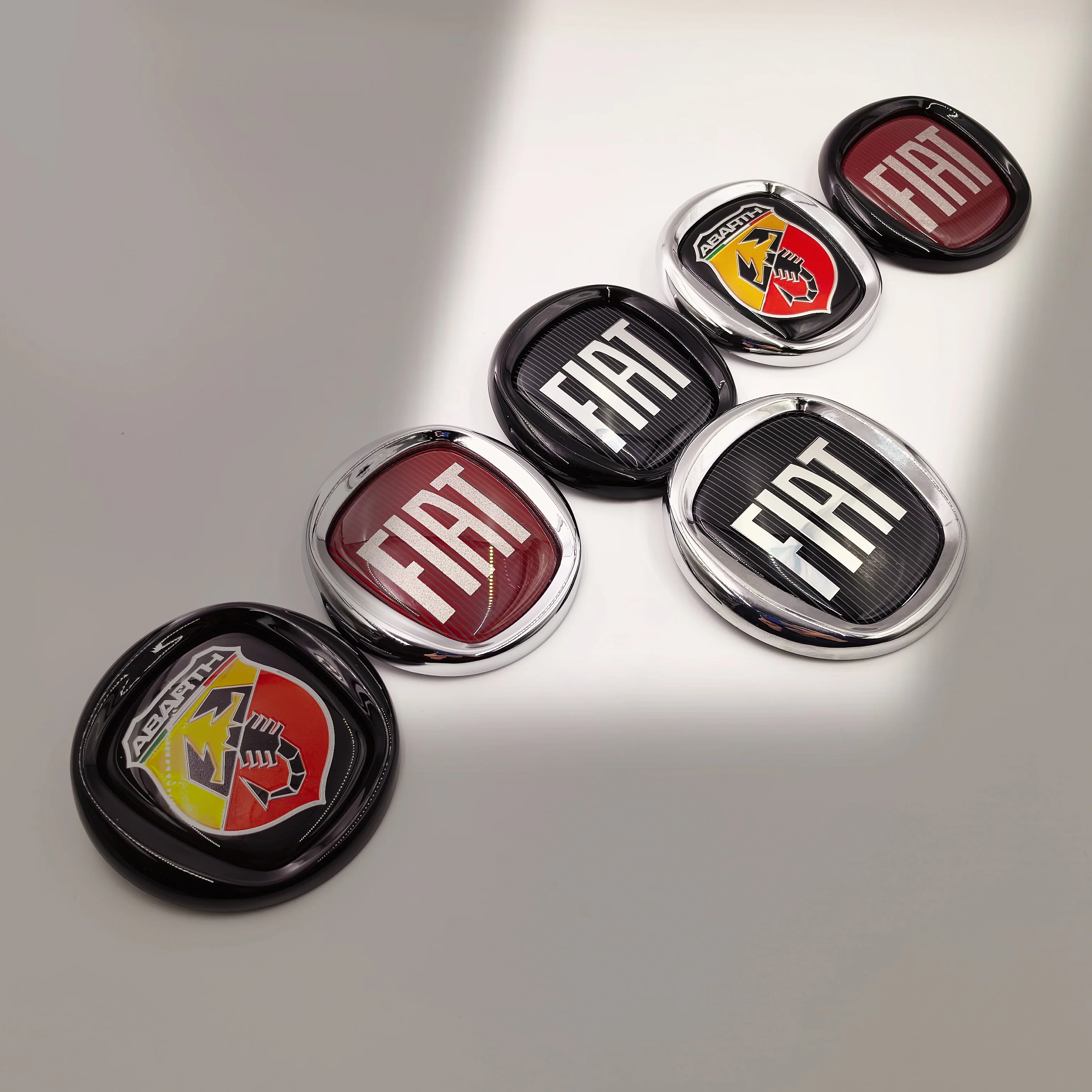 Наклейка-эмблемалоготип FIAT Abarth для передней решетки капота и заднего багажника для моделей автомобилей 859095100120 мм (art.: 3920dd1ffd771) - 3920dd1ffd771