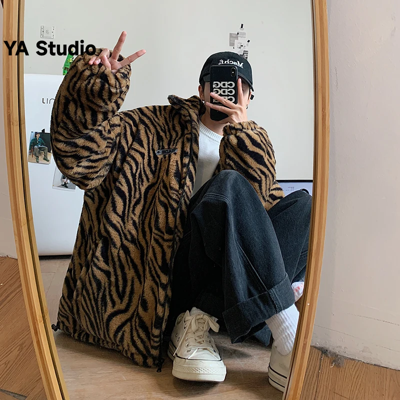 

[YA Studio] 2023 Winter Neutral Wind Zebra Stripes Cotton-padded Male Fleecy Coat Couple Lamb Wool Top Tide