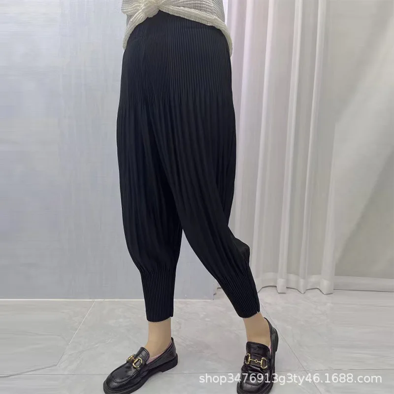 

Miyake pleated summer new fashion high-waisted leggings bloomers loose solid color temperament commuter casual pants