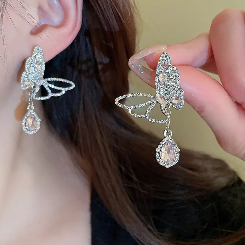 

KAITIN Inlaid Diamond Hollowed-out Butterfly Women Earrings Fashion Drop Pendant Earrings Personality Temperament Jewelry 2022