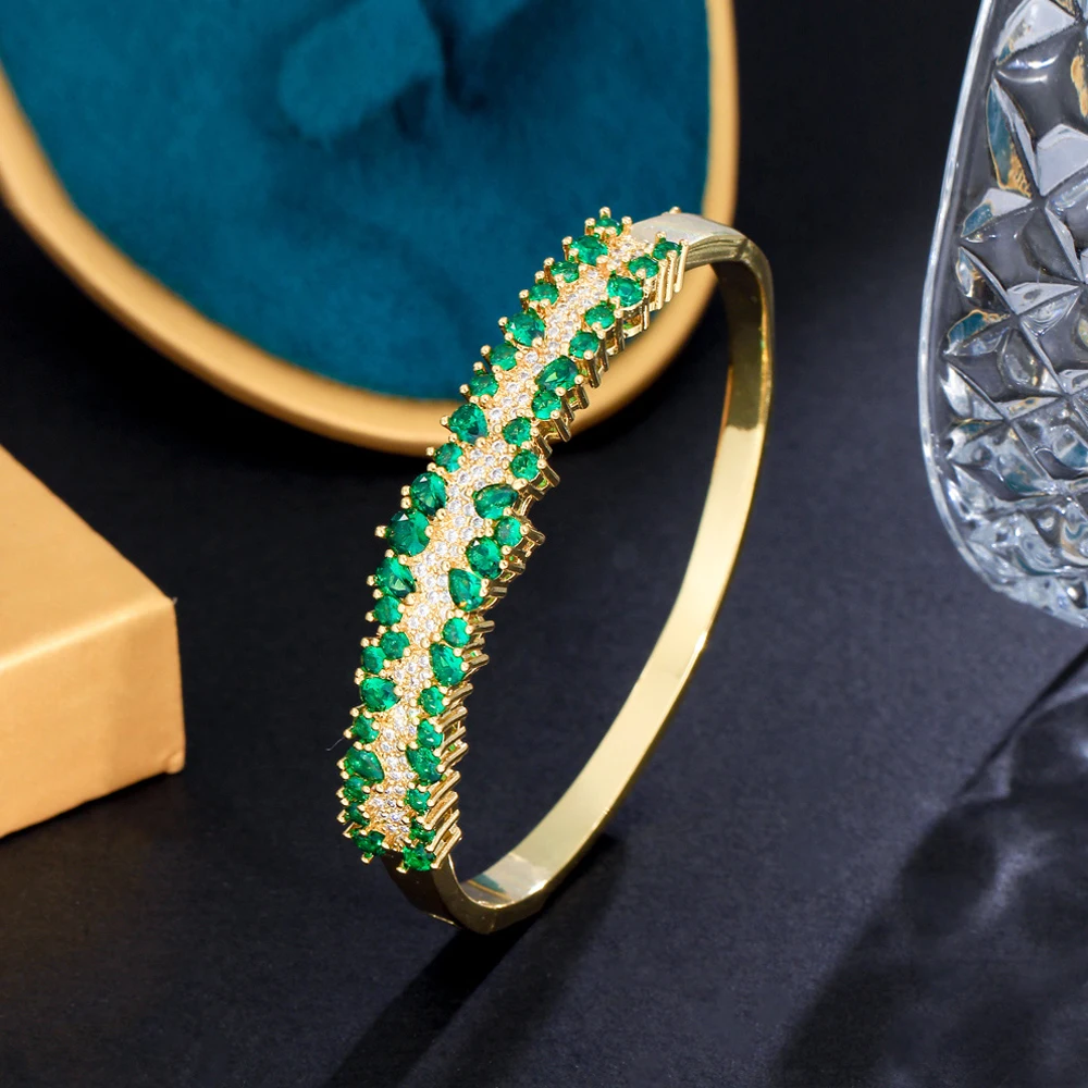 

BeaQueen Luxury Dubai Gold Plated Round Open Cuff Party Bangle Fine Green Chunky Cubic Zircon Anniversary Jewelry for Women B272