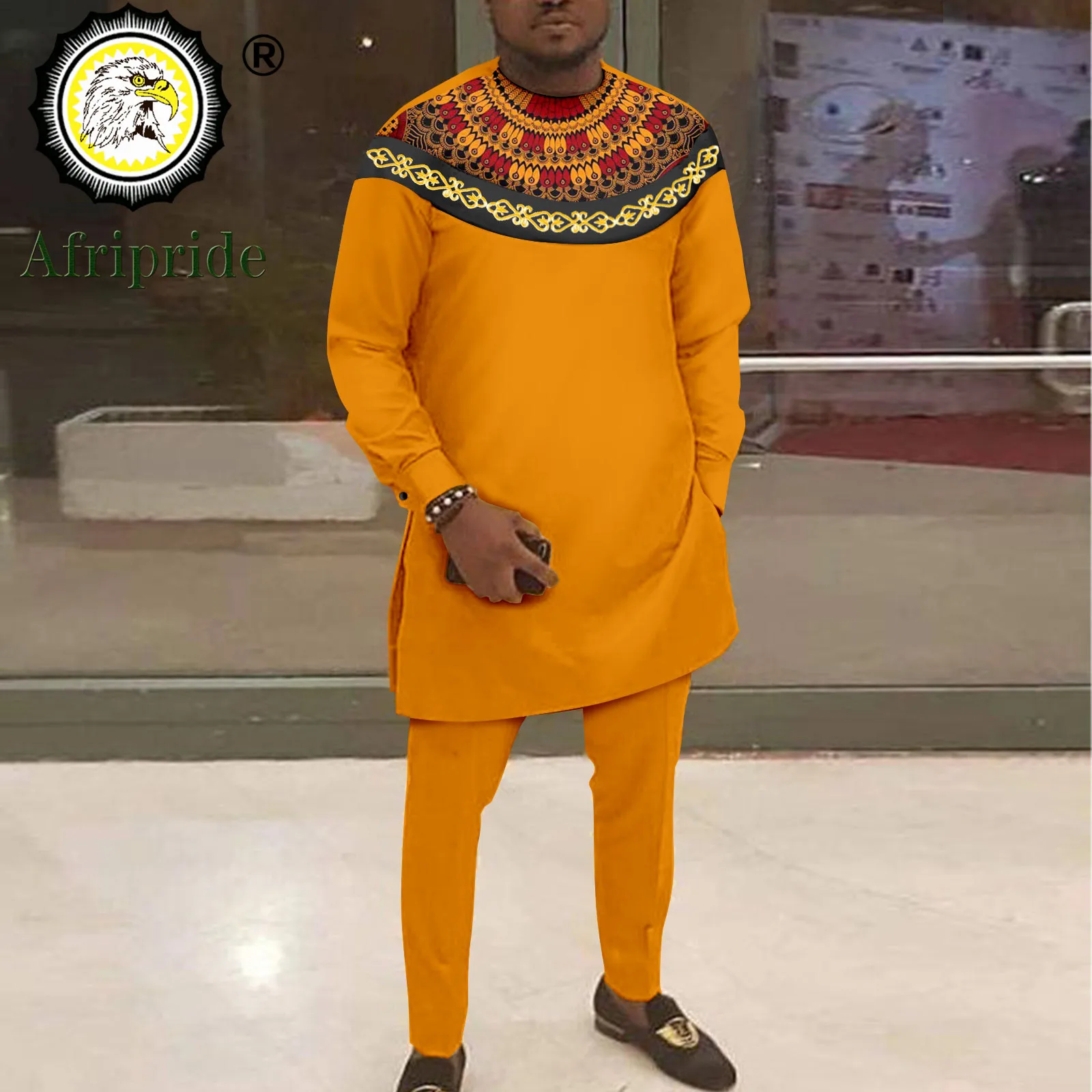 African Men`s Clothing Embroidery Tops and Pants 2 Piece Set Dashiki Outfits African Attire Kaftan Wedding Suit A2216017