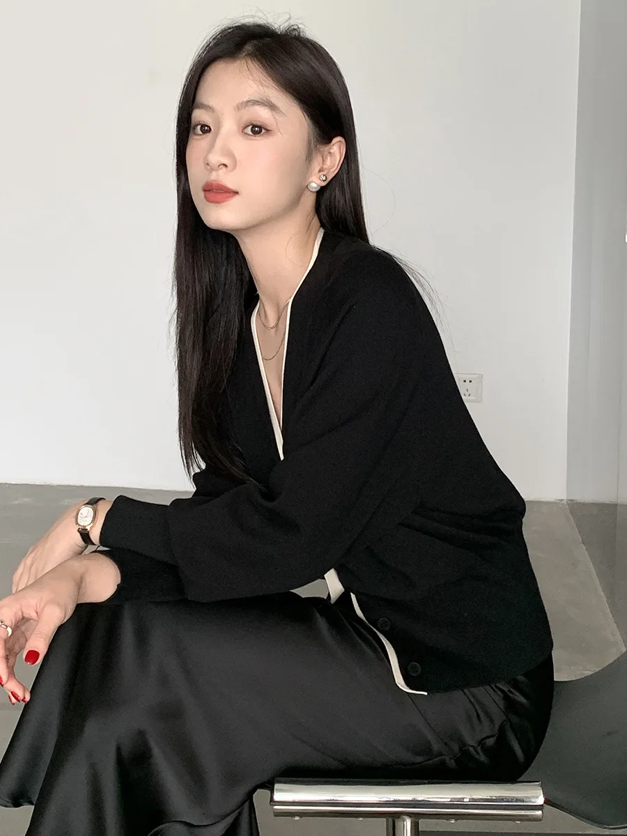 Женский контрастный вязаный кардиган из лиоцелла с v-образным вырезом осень-зима