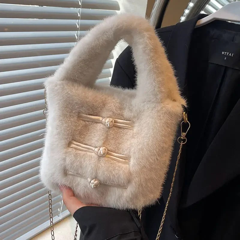 Популярная женская сумка-ведро на цепочке одно плечо новинка 2024 плюшевые