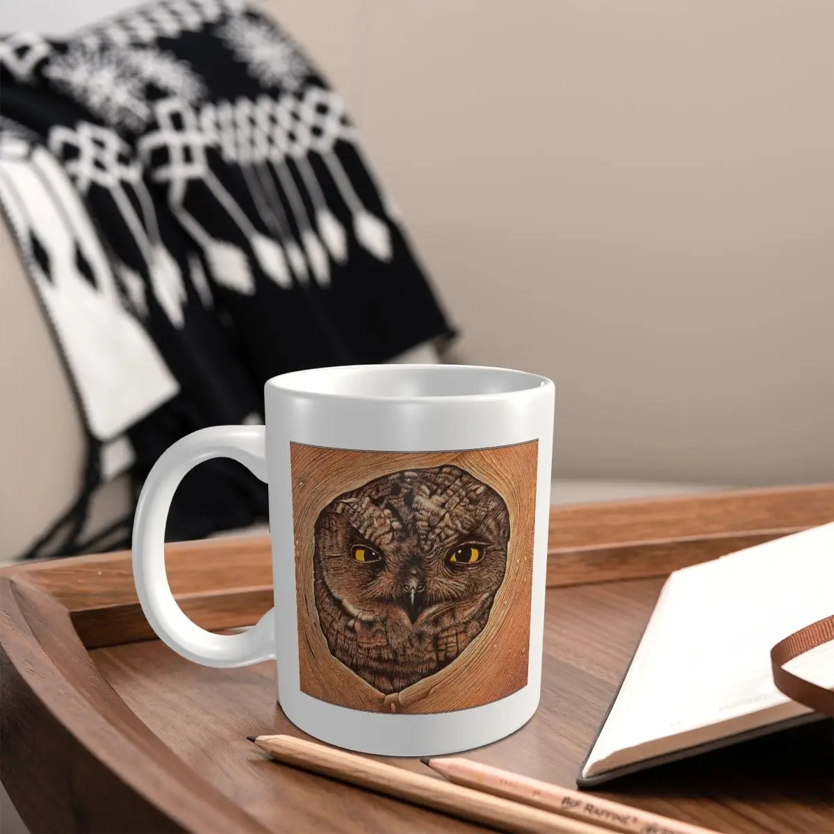 Сова Наслаждайтесь пивоварением в наших элегантных кофейных бокалах отдыхающая