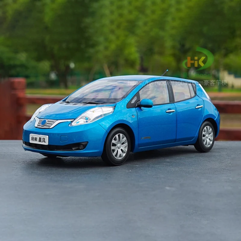 Diecast 1:18 Scale Venucia LEAF E30 Alloy Car Model Gotowy produkt Symulacja Kolekcja zabawek Prezent Statyczny model ekspozycyjny