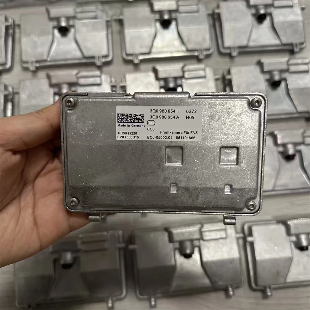 

3Q0 980 654 H A 3Q0980654H Камера для удержания пролета