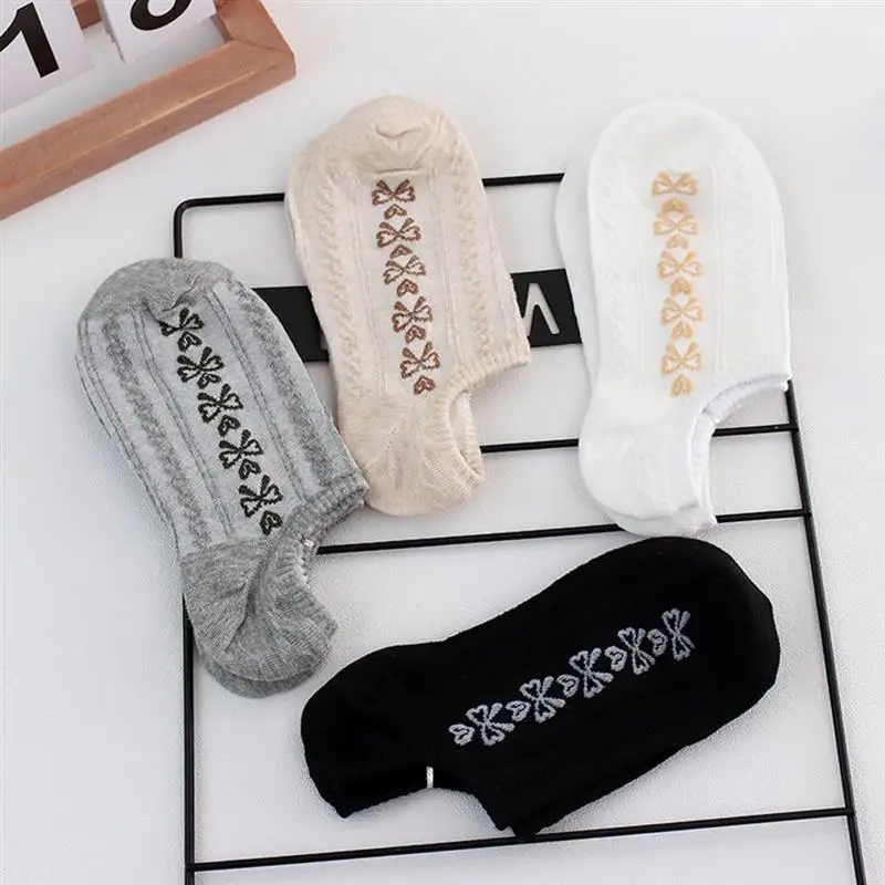 

4 Pairs Women'S Cotton Invisible No Show Socks NonSlip Summer Low Cut Sock Slipper Fashion Causal Cute Thin Ankle Boat Socks