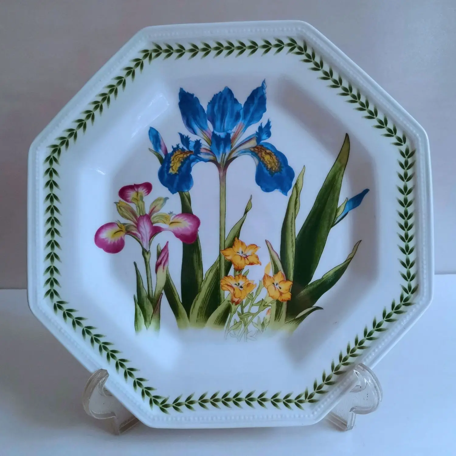 

10-inch 8-corner European minimalist style fruit steak plate