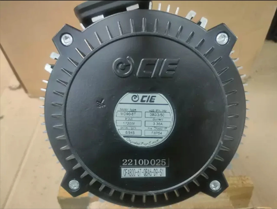 Ческий двигатель кондиционера CIE MD70-4T