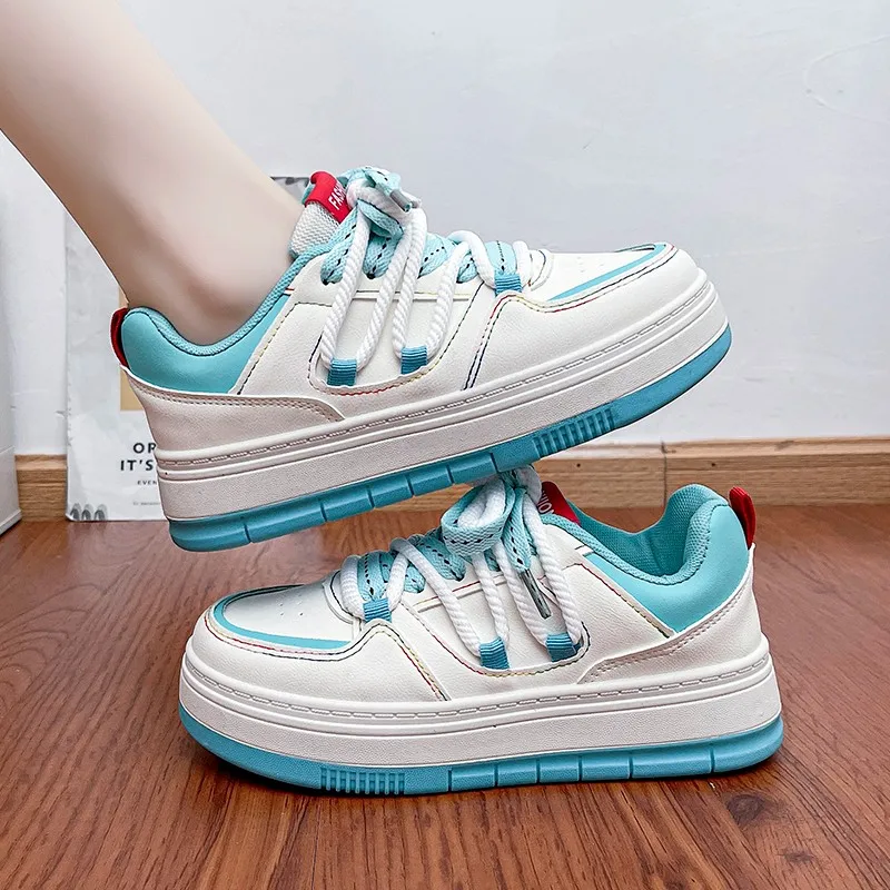 Женская повседневная обувь на толстой подошве. Белая спортивная для бега и