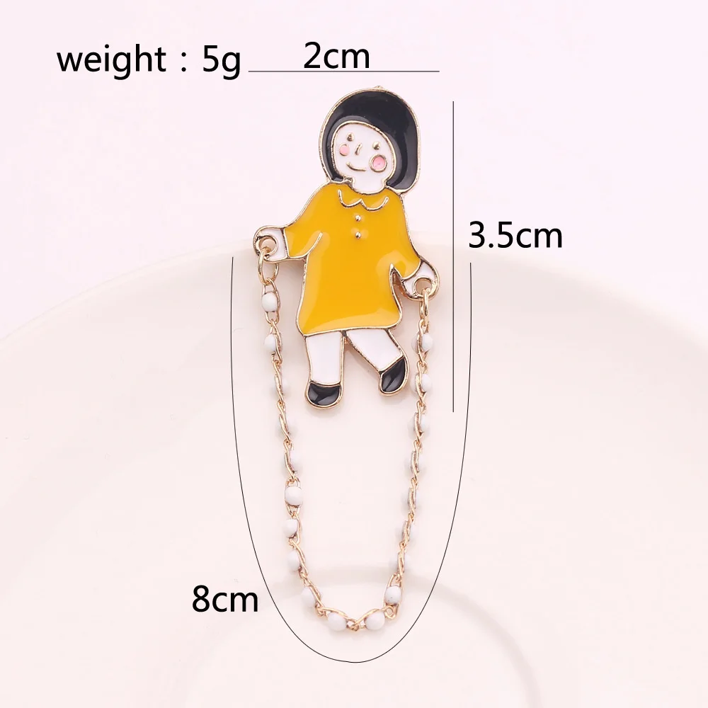 Симпатичная маленькая девочка прогулка собака скакалка набалдахивающая шары