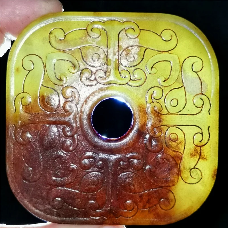 

Chinese Hetian Old Jade Jade Hand Carved Pendant Necklace Statue BI Monster