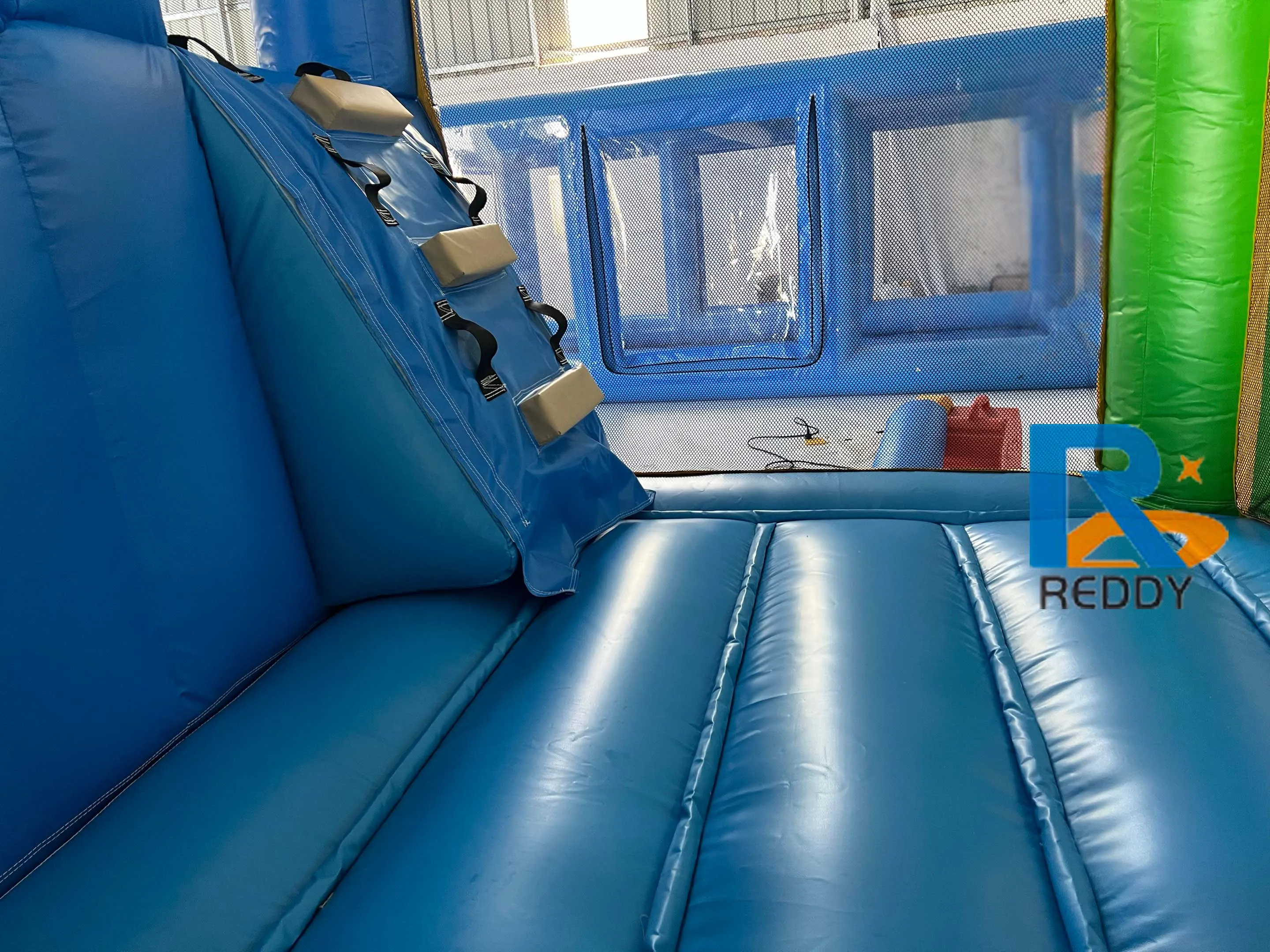 Надувная горка для семейных приключений и комбинированный дом прыжков