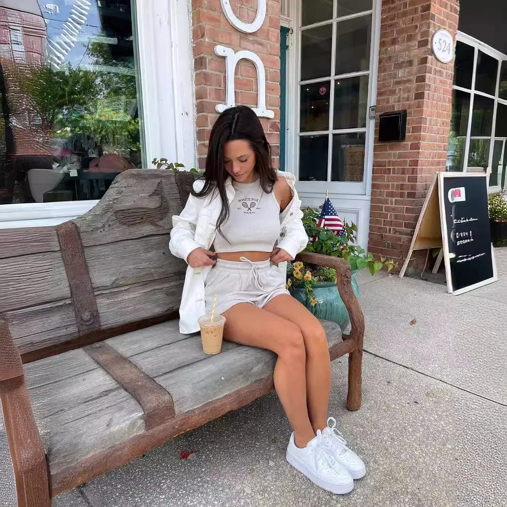 2024 облегающая блузка для европейских и американских женщин с вышитыми буквами