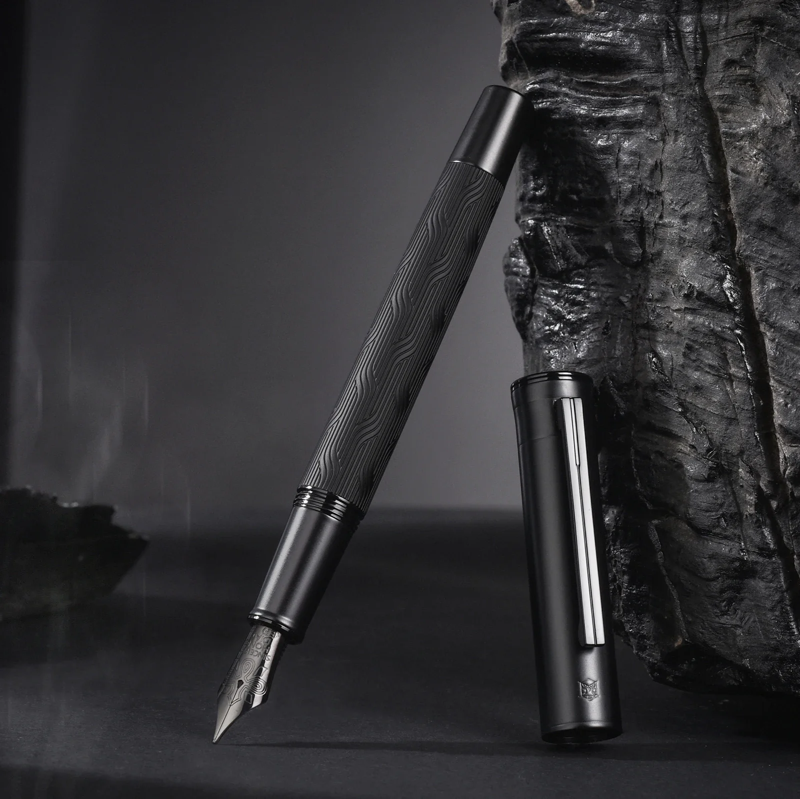 

Перьевая ручка Hongdian 1860 Max синяя EF/F дерево