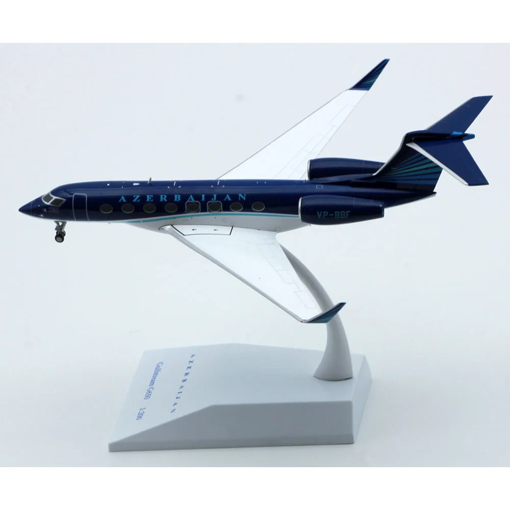 Коллекционный самолет из сплава LH2291 подарок JC Крылья 1:200 Азербайджан Gulfstream G650
