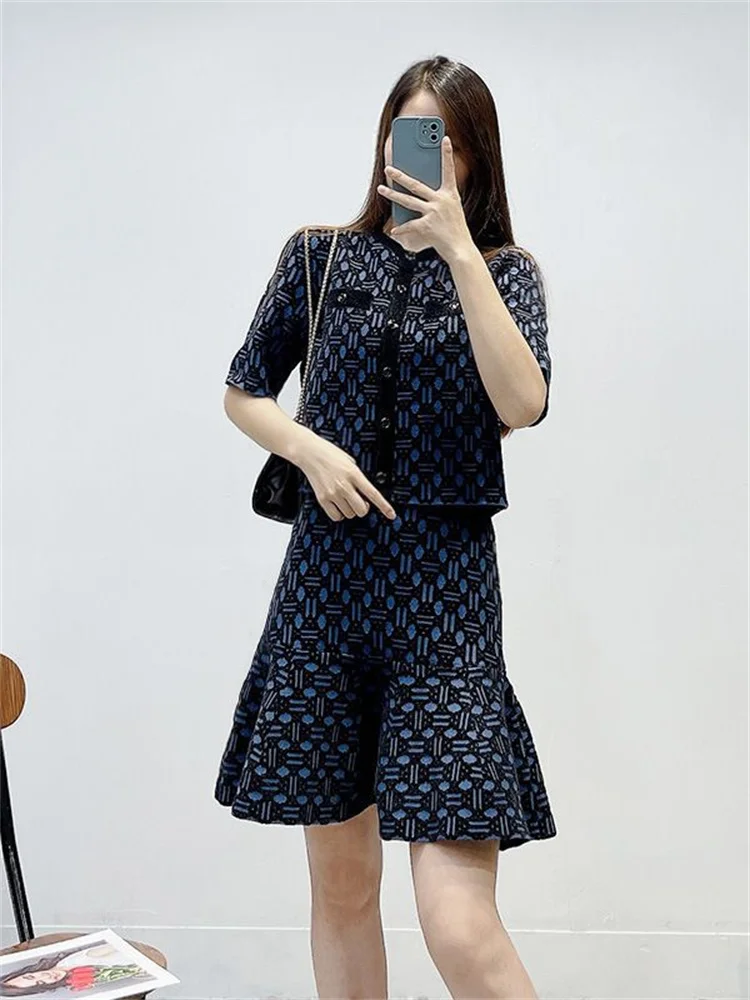

Lady Two Piece Set Knitwear Tops or Robes Suit 2023 Autumnwomen Jacquard Ruffles Trim Knit Mini Dress or Short-Sleeved Cardigan