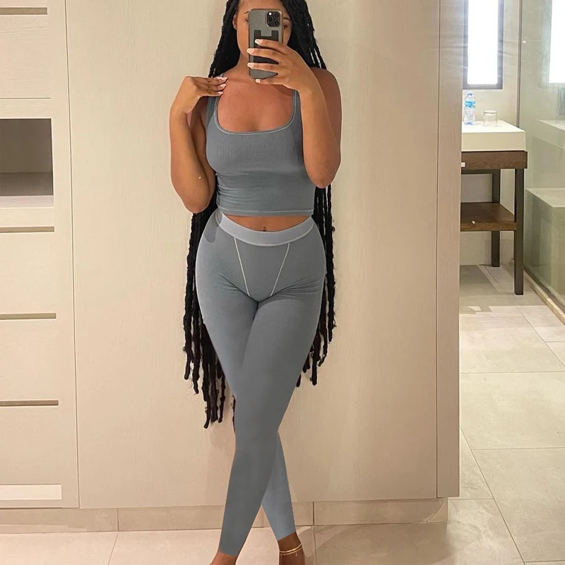 Женский трикотажный спортивный костюм комплект из двух предметов короткий жилет