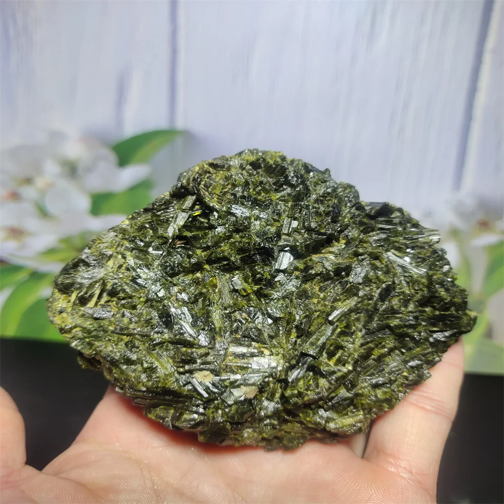

Natural Crystal Green Tourmaline Gem Raw Ore Mineral Specimen Spirit Meditation Healing Stone Gift Home Decoration