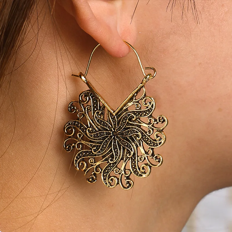

Fashion Vintage Flower Alloy Earrings for Women Simple jewelry