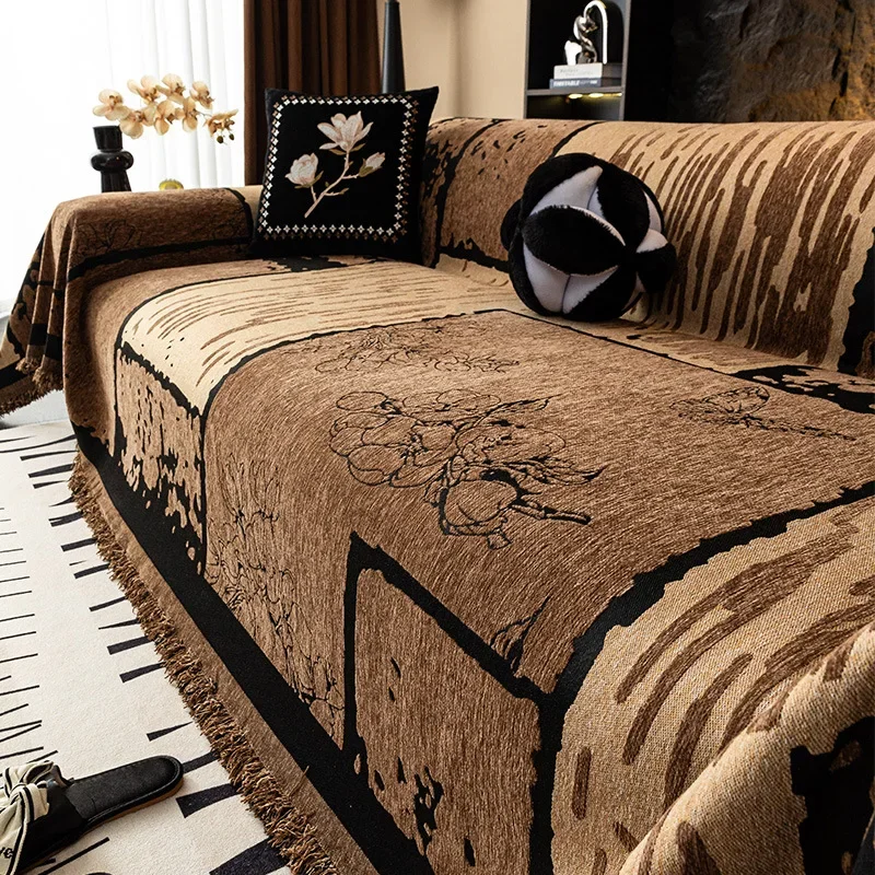 

Французский кремовый чехол для дивана