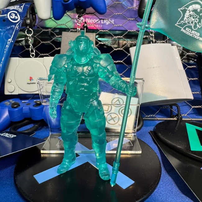 Фото Фигурка Kojima Productions Kitan Ludens Gashapon Simple Edition, прозрачно-красная, прозрачно-черная, светящаяся в темноте, в наличии №5