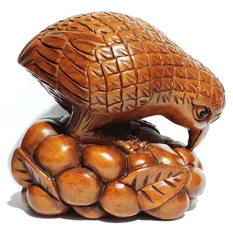 

Статуэтка из самшита "Красивая птица"