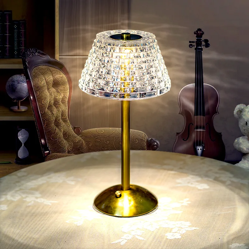 

Acrylic Crystal Table Lamp LED Touch Dimming Desk Lamp Nordic Iron Wireless Night Light for Resturant Bar Hotel Wedding Decor