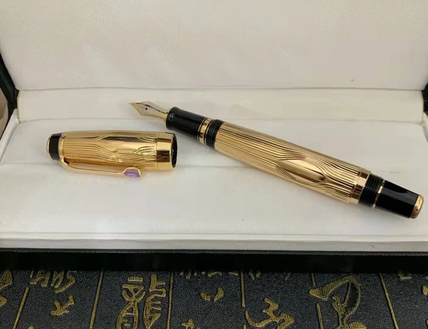 Ручка перьевая с металлической проволокой золотистая/серебристая | Канцтовары