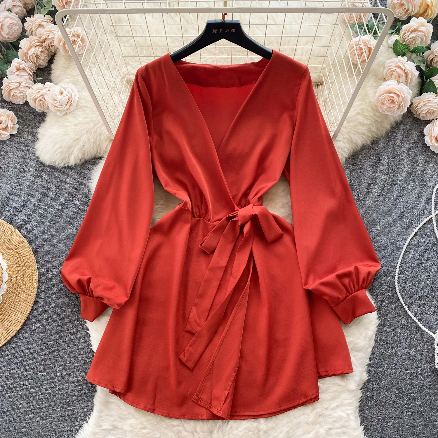 

French Retro V-neck Dress Women's Autumn Winter Long Sleeve Lace Up Design Fashion Solid Color Mini Dress Women