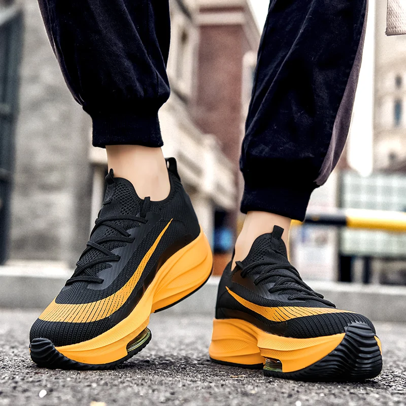 Hot Sale Men Sneaker 2023 New Breathable Anti Slip Lightweight Cushioning Road Running Couple Shoes Women Lace Up Athletic Shoes