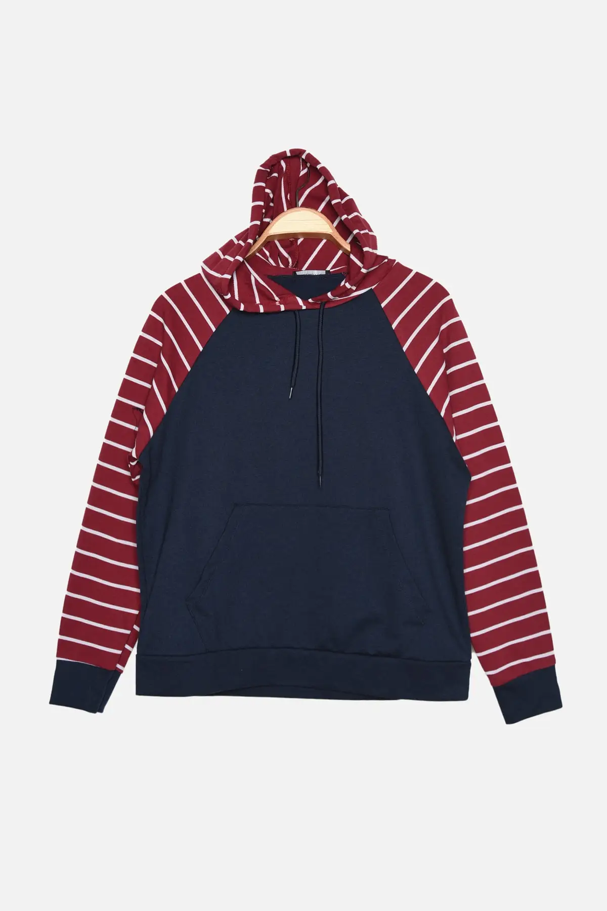 

Trendyol Basic Raglan Hooded Striped Slim Knitted Sweatshirt TWOAW22SW1115