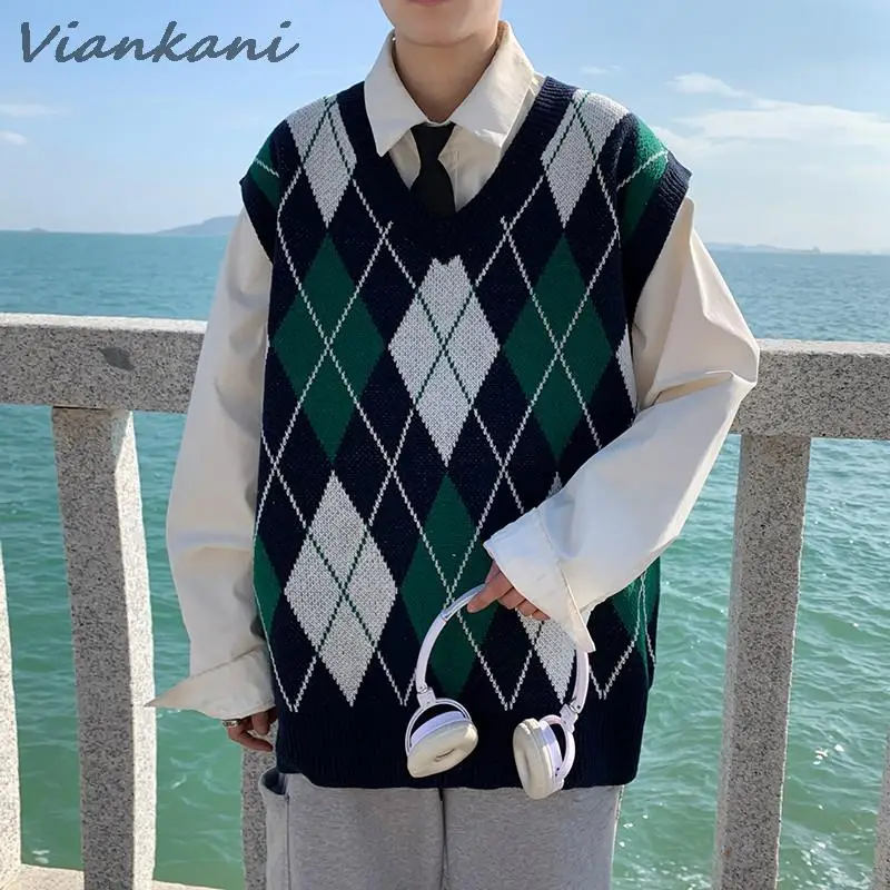 

Japanese Sweater Vest Men Retro Preppy Stylish Streetwear diamond Vests Fashion Mens Clothing Knitting Sleeveless Sweater Vests