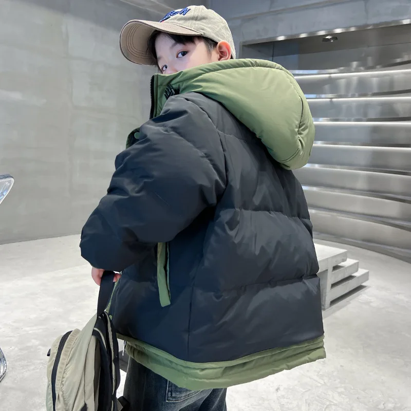 Зимние теплые куртки на молнии с капюшоном и контрастной лоскутной хлопковой