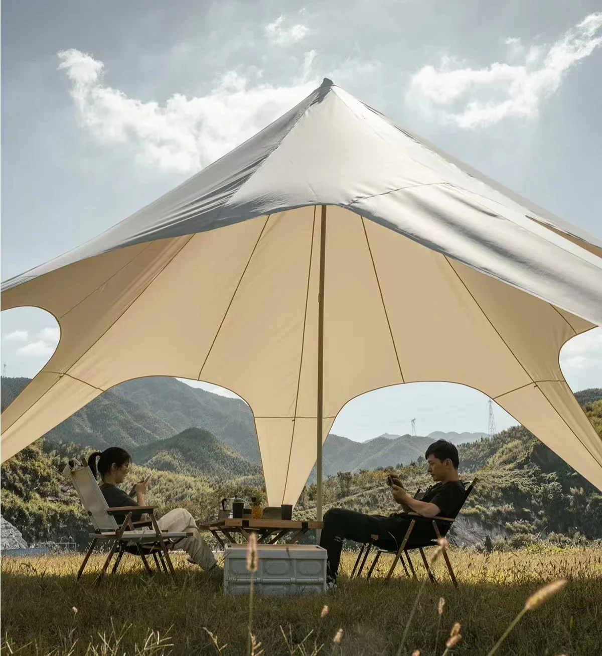 Палатка кемпинговая LUXURY FAMILY CANOPY TENT 10х10 м