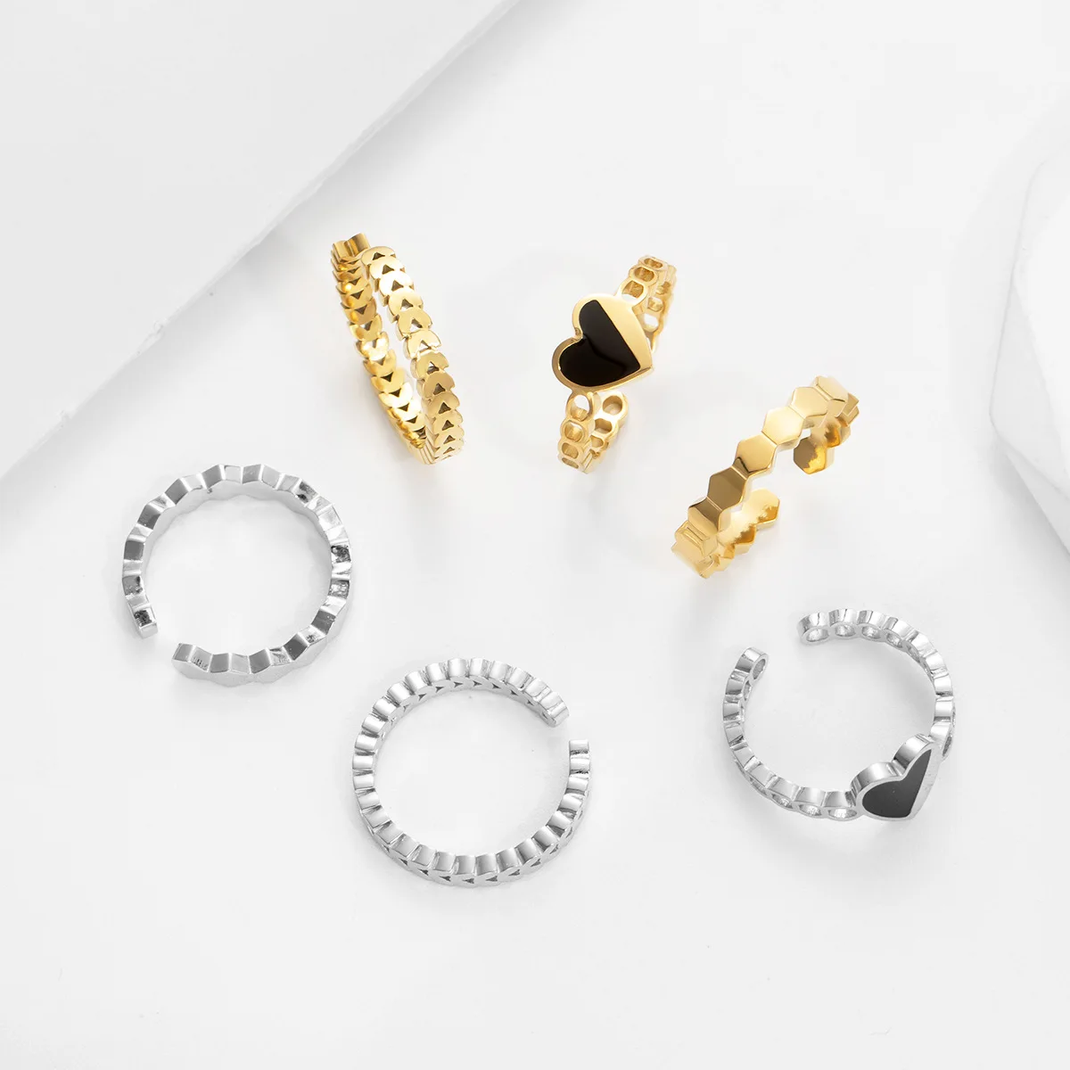 

Minimalist Stainless Steel Love Heart Thin Opening Rings for Women Fashion Geometric Love Heart Enamel Link Chain Finger Rings