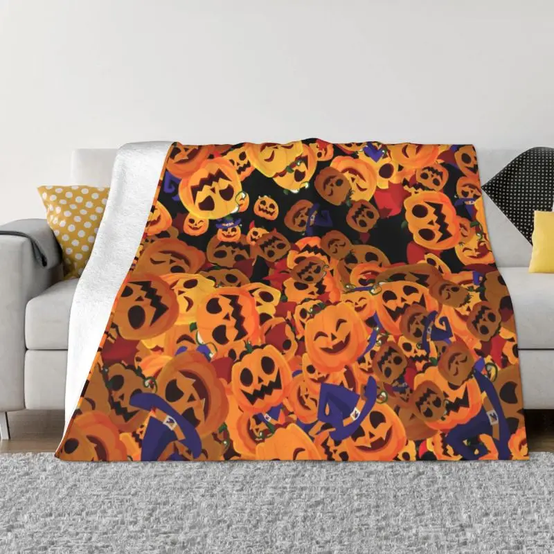 

Halloween Pumpkin And Flower Pattern Ultra-Soft Fleece Throw Blanket Warm Flannel Blankets for Bed Office Couch Quilt