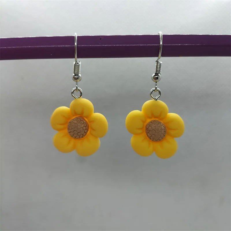 

Yungqi желтые серьги в виде подсолнуха из смолы для женщин корейские модные забавные дизайнерские Цветочные Серьги Уникальный геометрический...