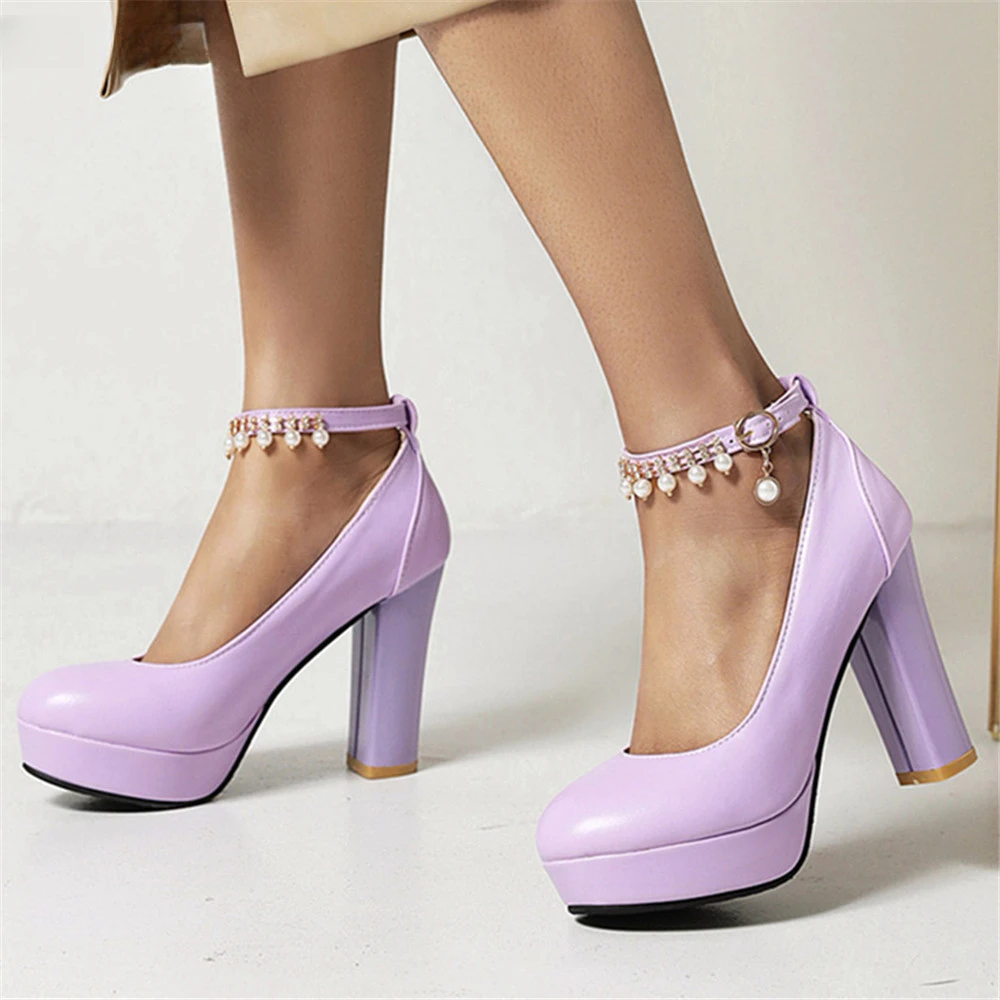 

Туфли-лодочки женские на платформе и высоком квадратном каблуке, вечерние свадебные туфли фиолетового, белого, черного, синего цветов, с ремешком с бусинами и пряжкой, с круглым носком, на весну-осень
