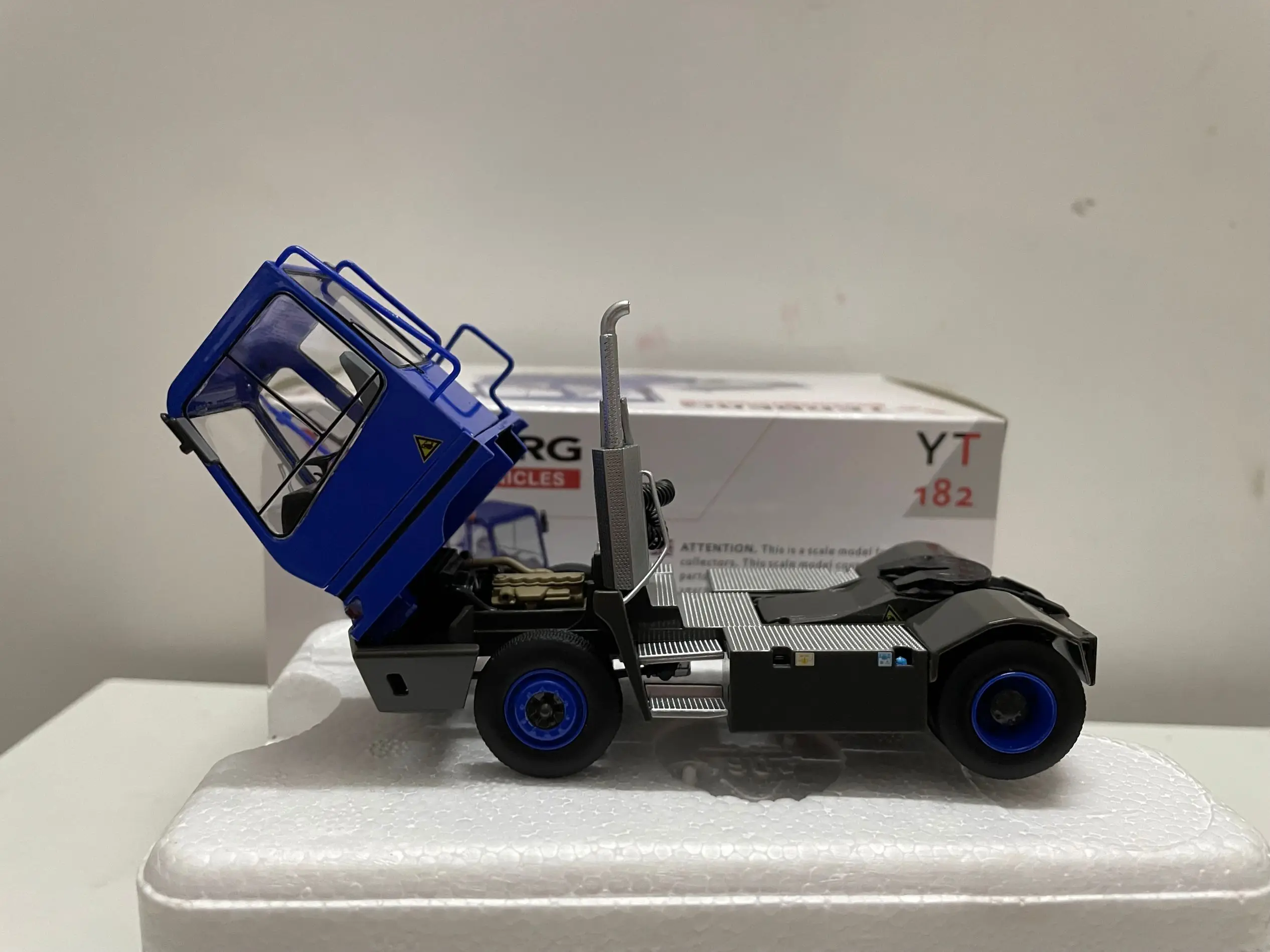 

Литые модели грузовика Terberg YT 182 Blue 1/50