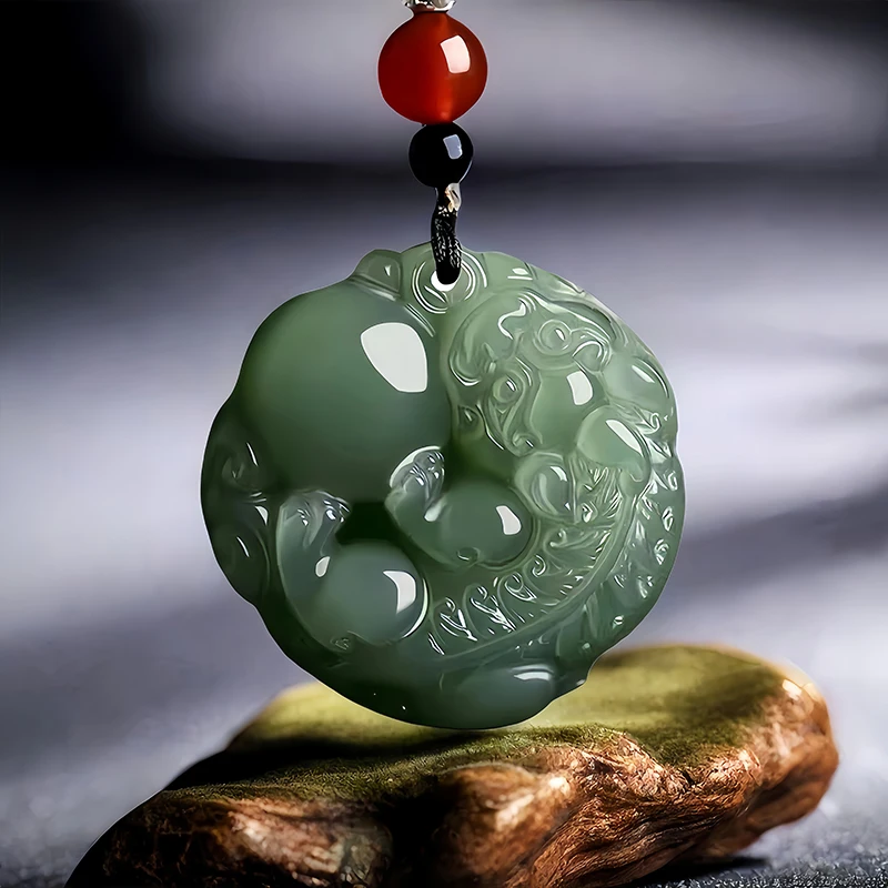 Подвеска из натурального нефрита Hetian зеленая и Бриллиантовая нефритовая