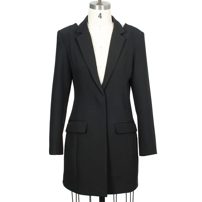 Рисунок 5 - Пикантный женский костюм с открытой спиной