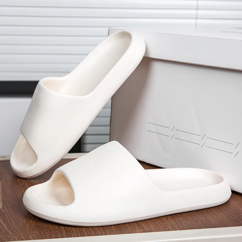 Тапочки женские с мягкой подошвой тихие Нескользящие летние для ванной комнаты