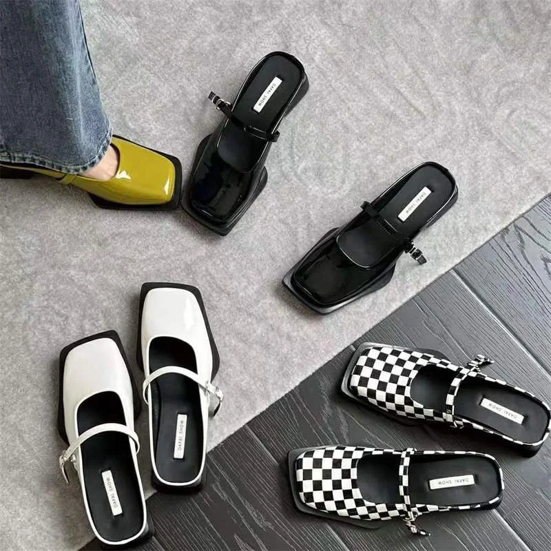 

Женские шлепанцы с квадратным носком, на плоской подошве