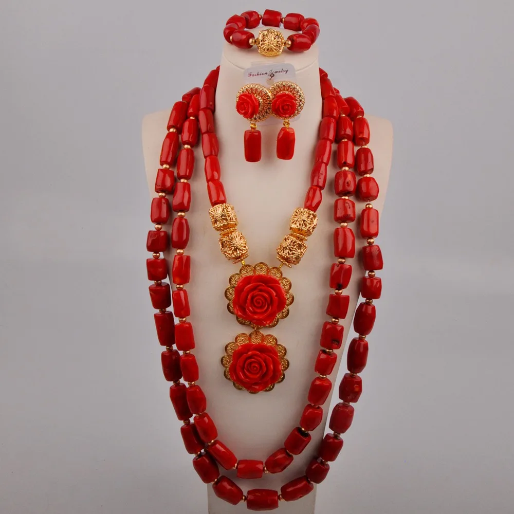 Комплект ювелирных изделий из бисера красный коралл |