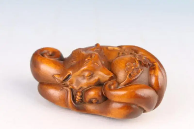 

Коллекционная статуя Netsuke ручной работы из красивого бокса