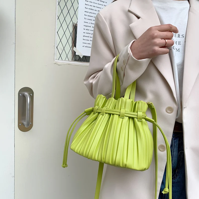 Fashion PU Leather Small Bucket Shoulder Bags with Pleats for Women 2023 Summer Handbag and Purses Folds Crossbody Bag Cute Tote